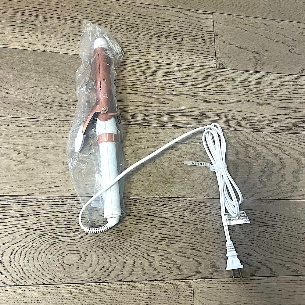 BRAND NEW pink & white conair curler